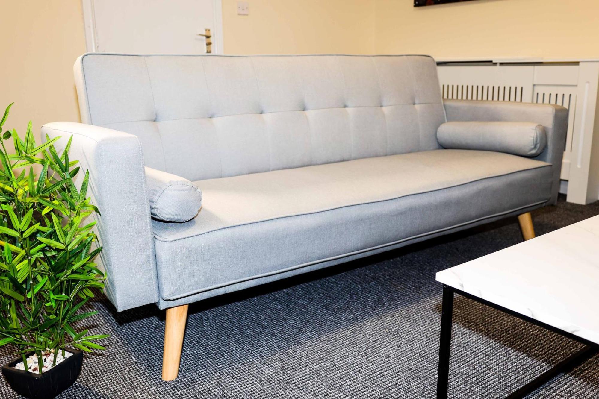 Lausory King Bed Living Your Luxe Home Away Nottingham Bagian luar foto
